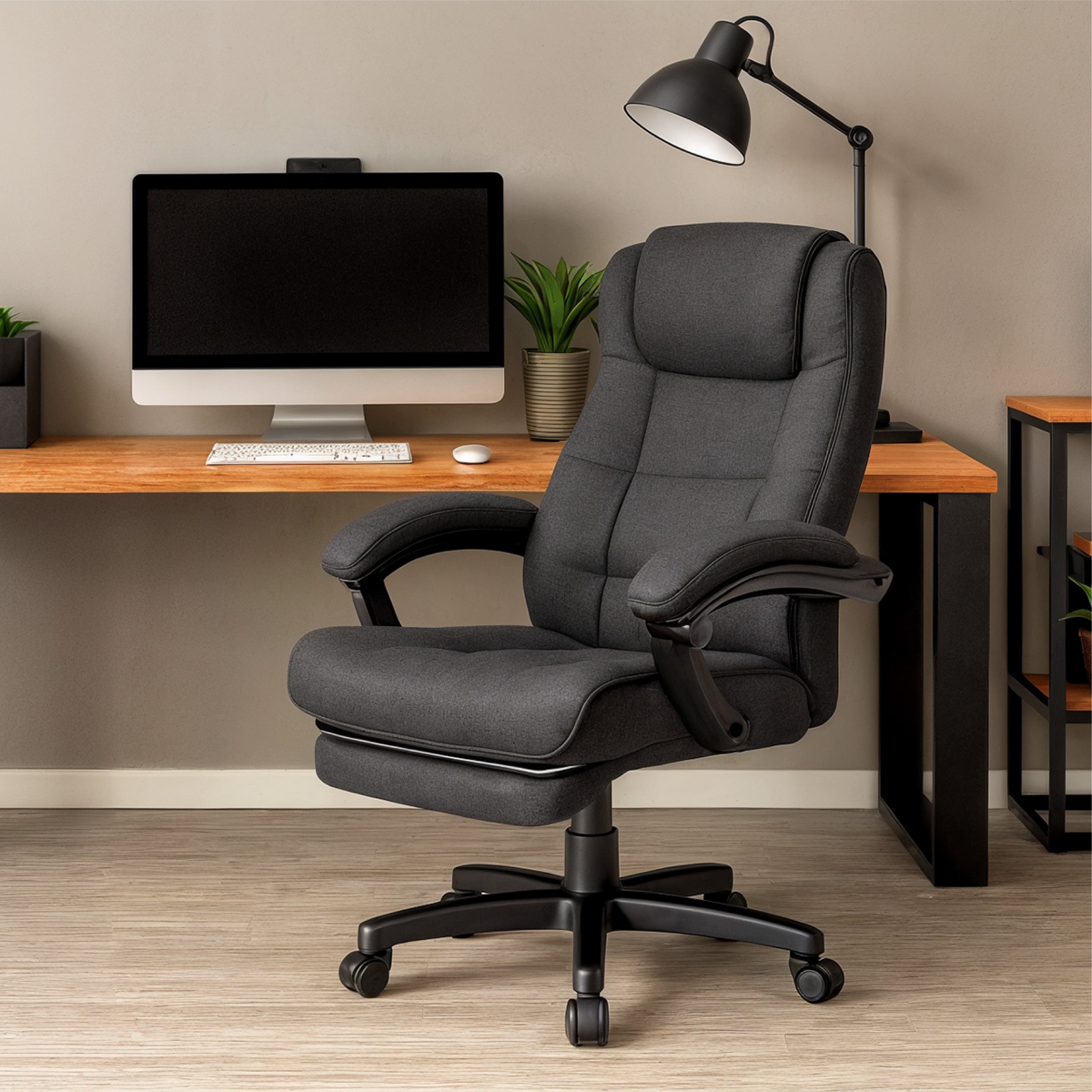 Fotel biurowy z masażem Mark Adler Boss 5.3 Black