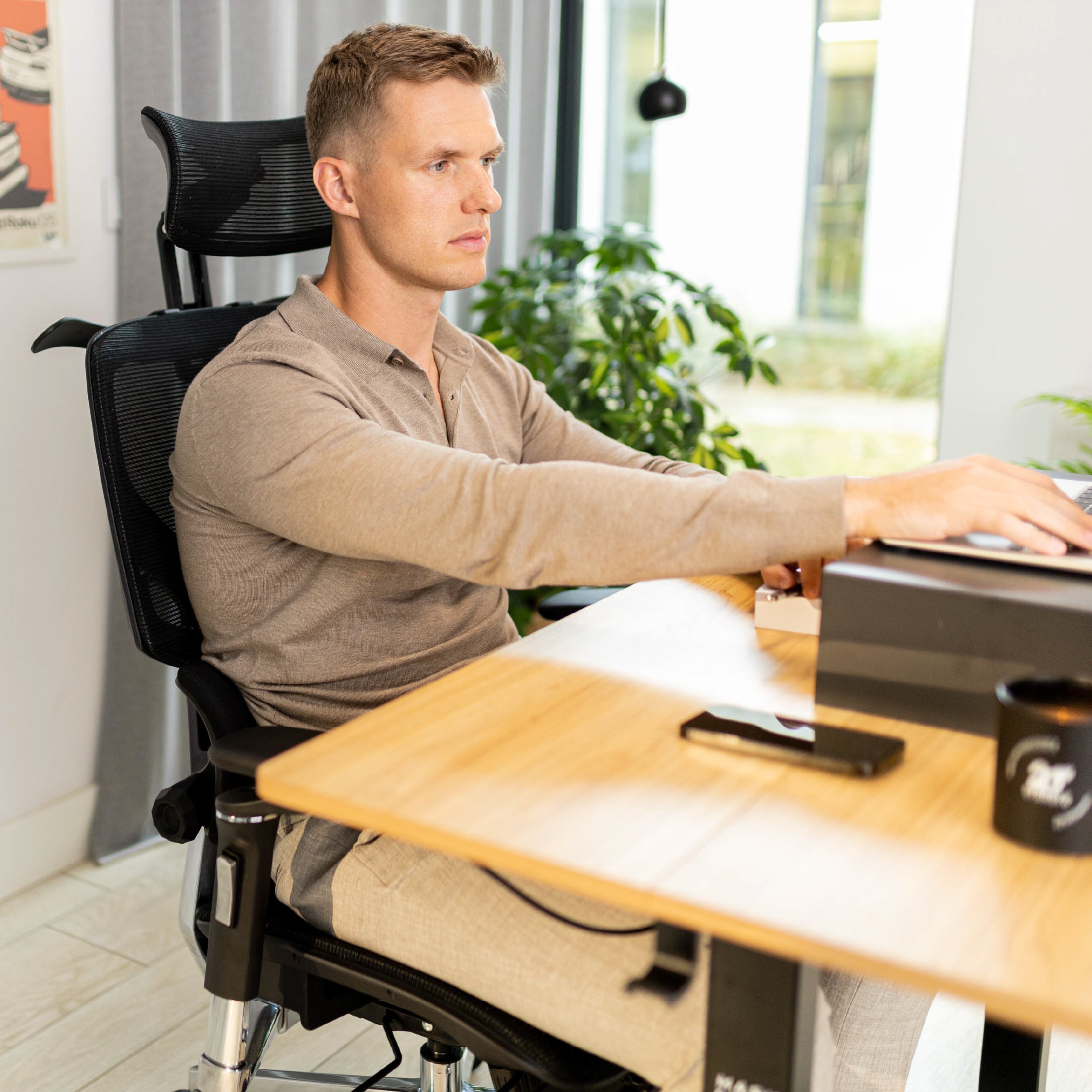 Biurko elektryczne regulowane Mark Adler Leader 6.9 120 cm