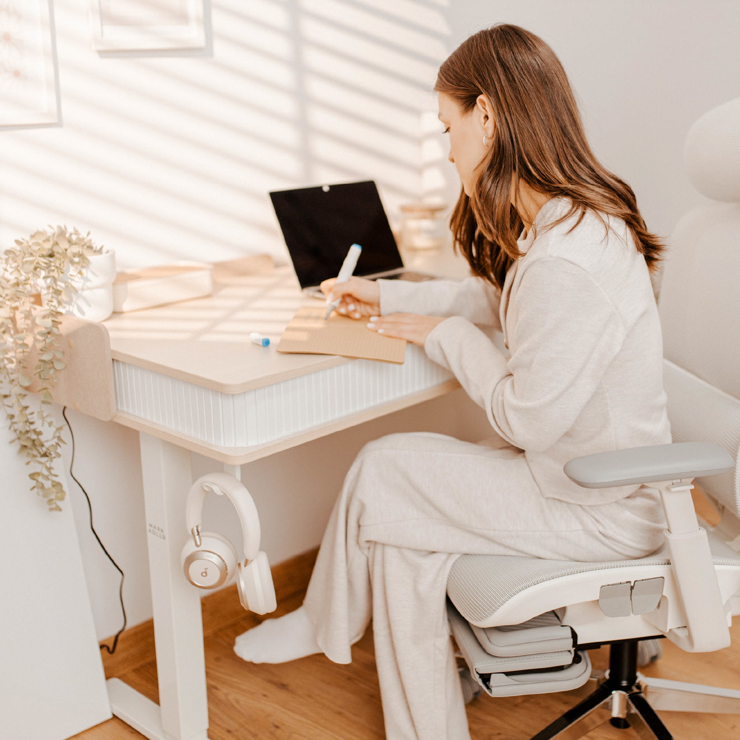 Biurko elektryczne Mark Adler Leader 8.0 White 120 cm