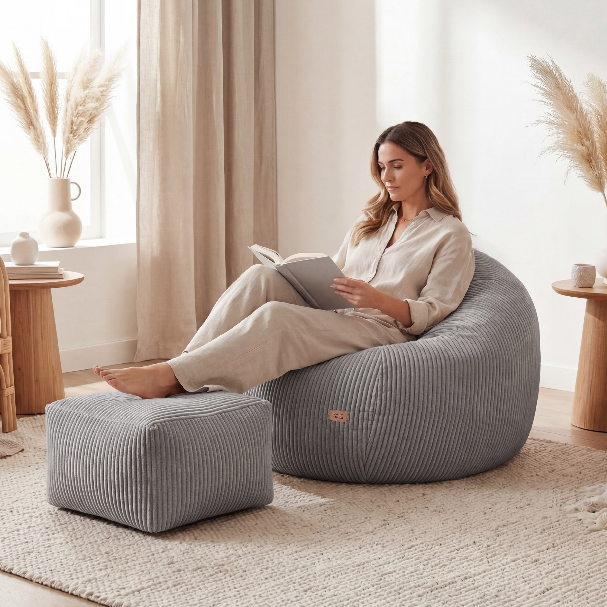 Fotel pufa sztruksowa z podnóżkiem Mark Adler Comfy 3.0 Grey