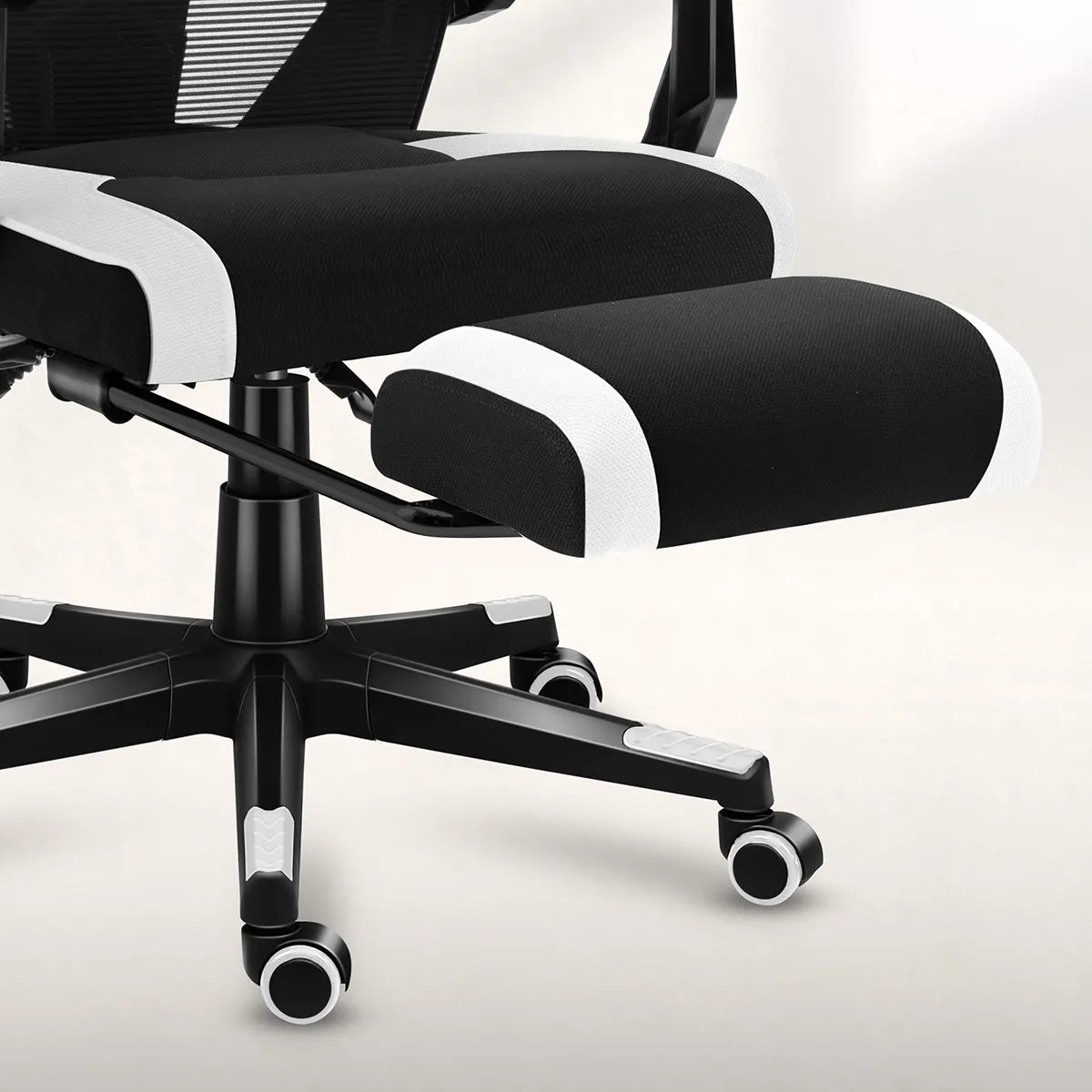 Titan Pad – wysuwany podnóżek